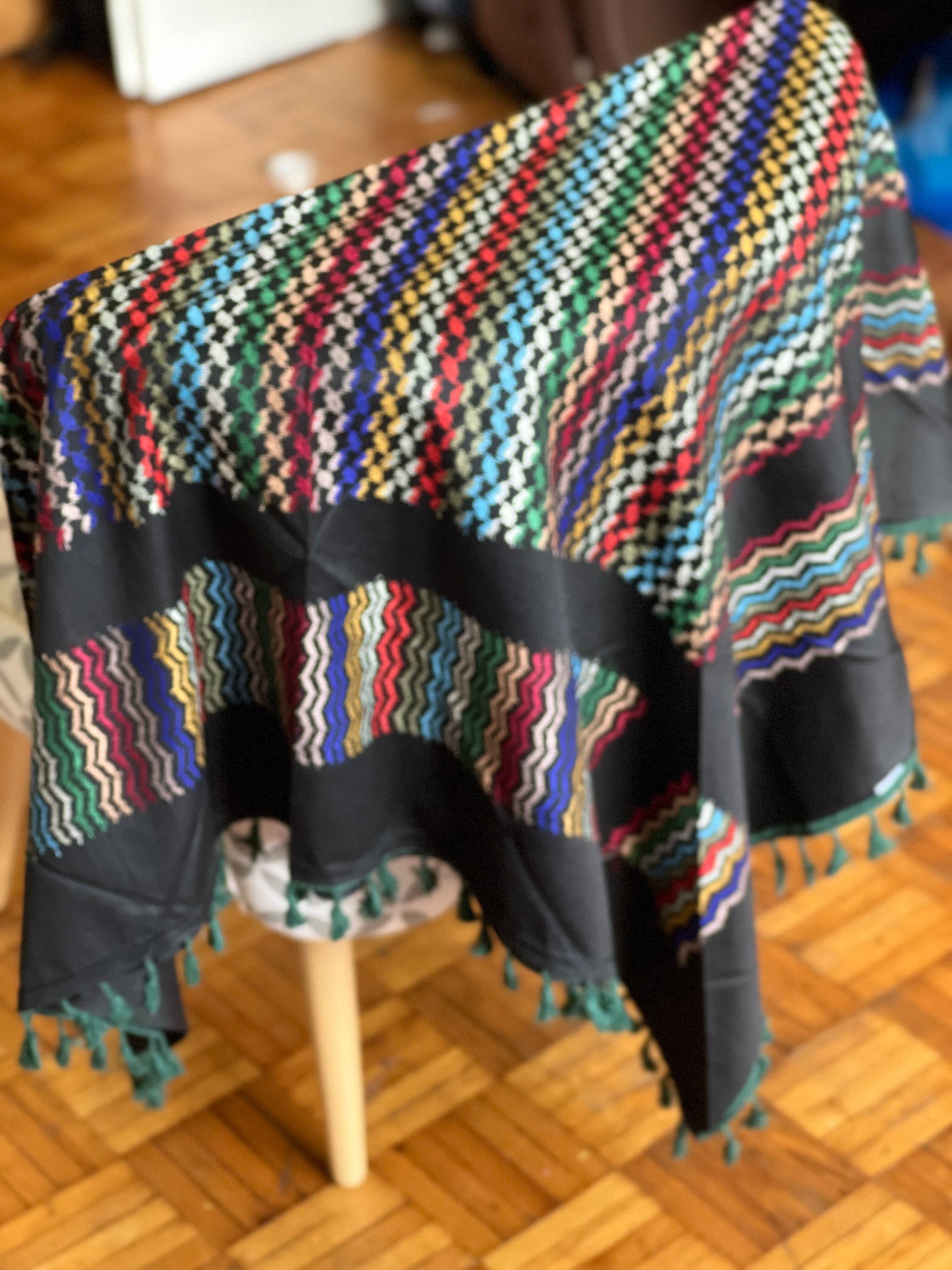 Kiffieh Palestinien authentique noir multicolore avec pompons coloré