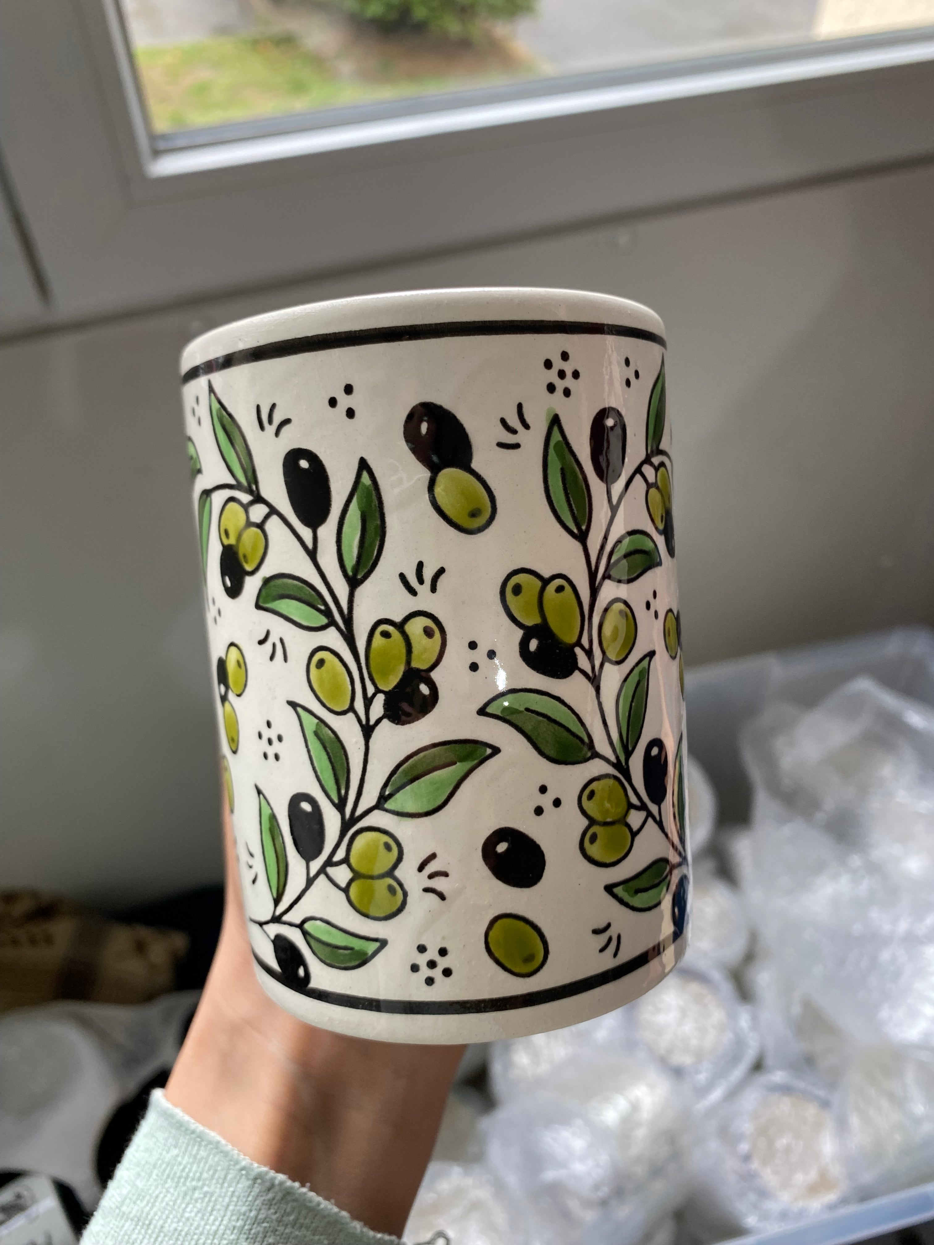 Tasse en céramique fait main – 10 cm, olives