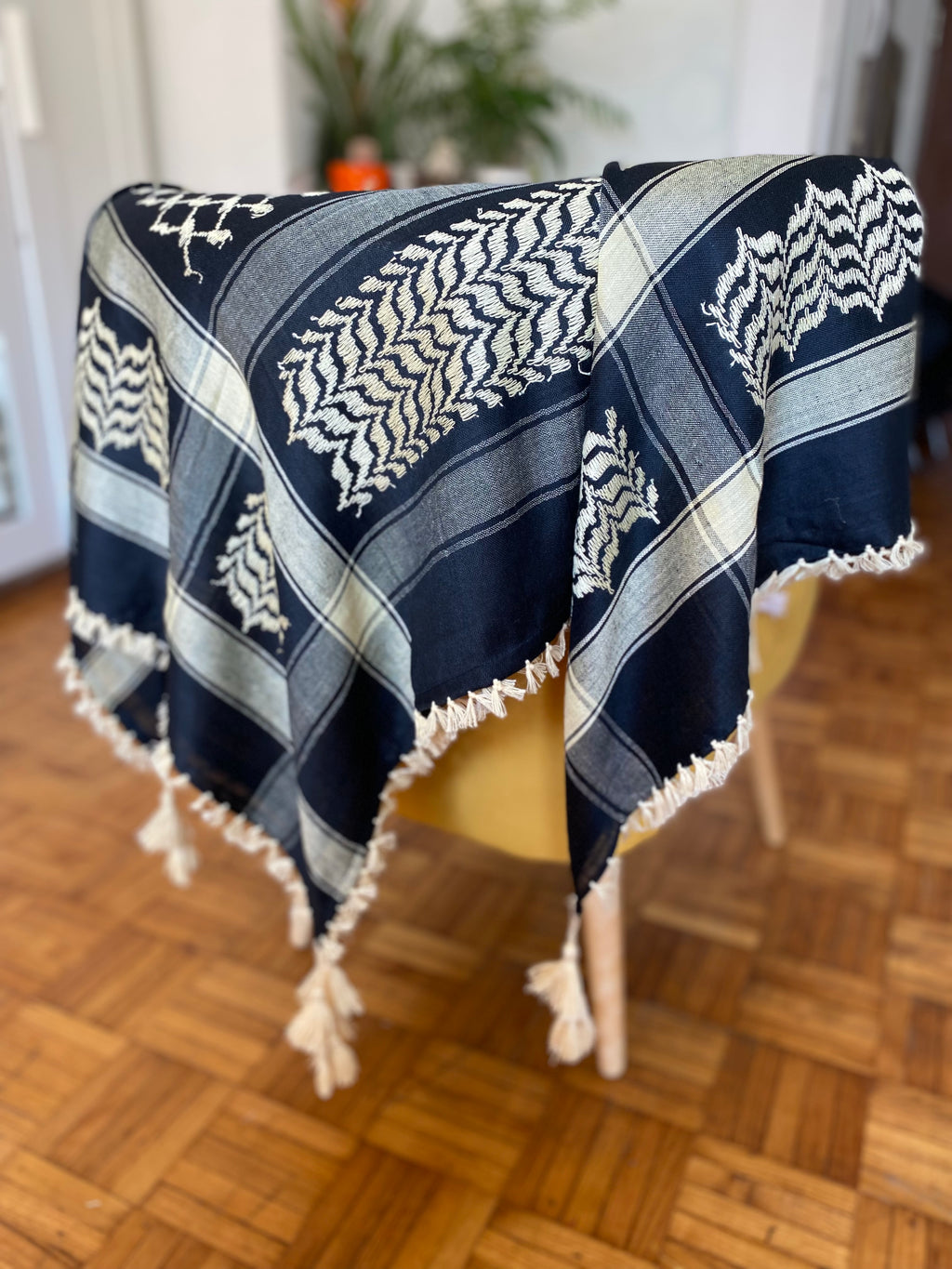 Keffieh palestinien stylé – noir/ crème