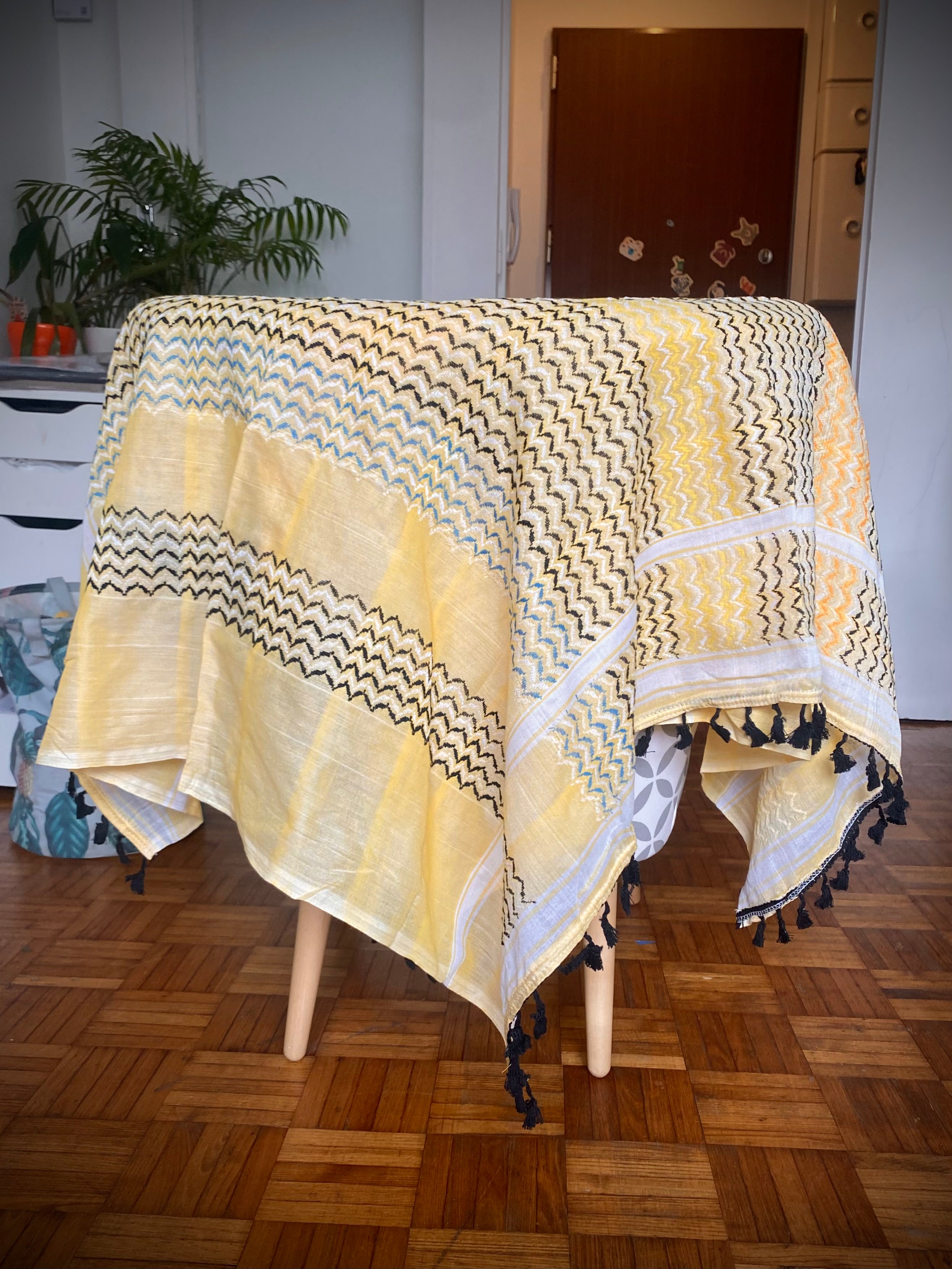 Kiffieh Palestinien authentique jaune avec pompons violets