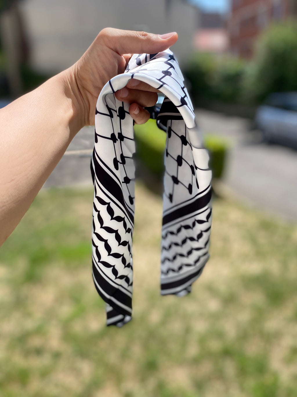 Carré motif Keffieh satiné