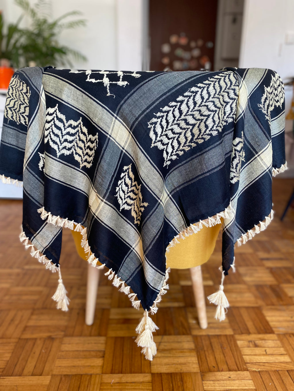 Keffieh palestinien stylé – noir/ crème