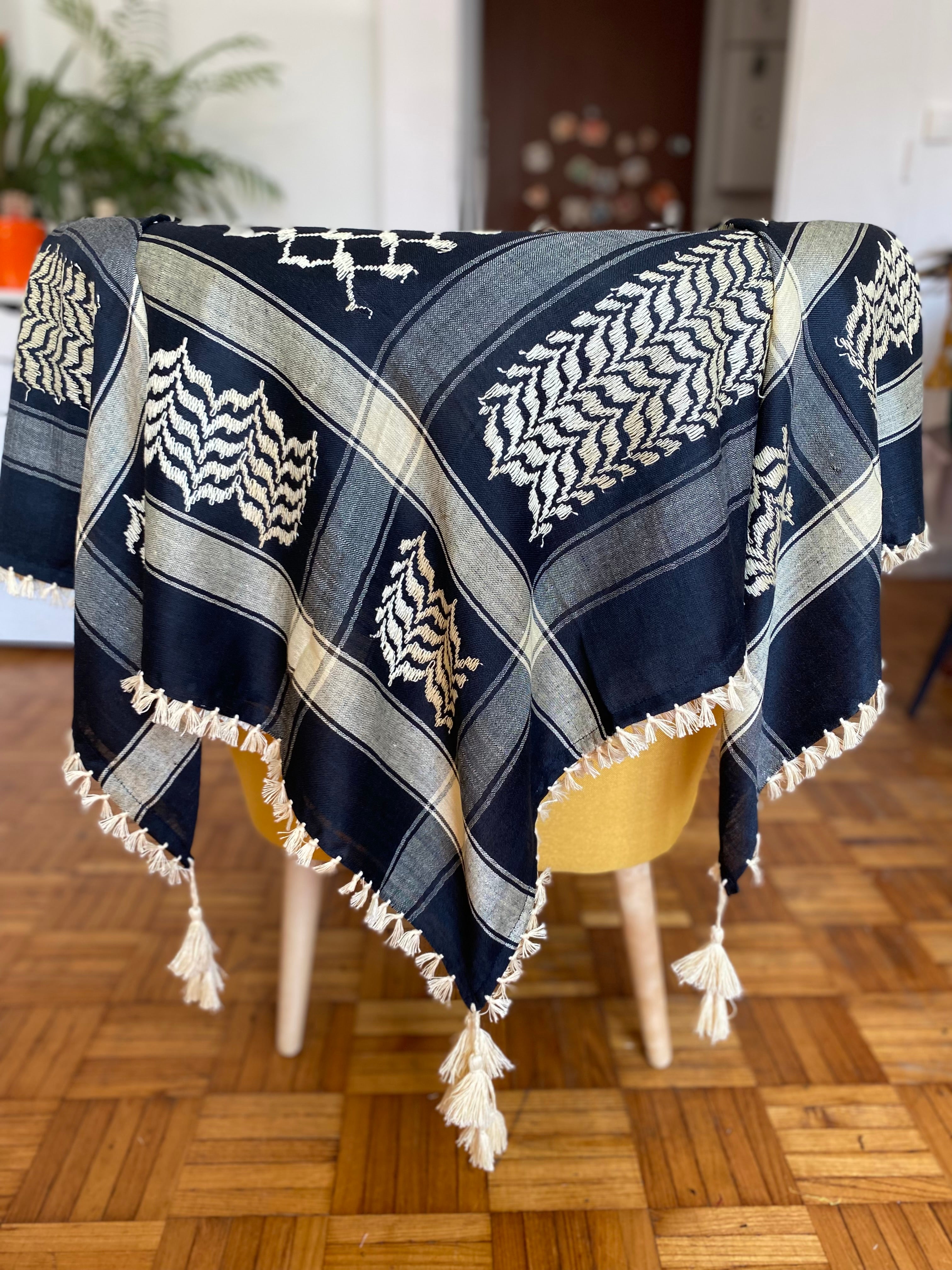 Keffieh palestinien stylé – noir/ crème