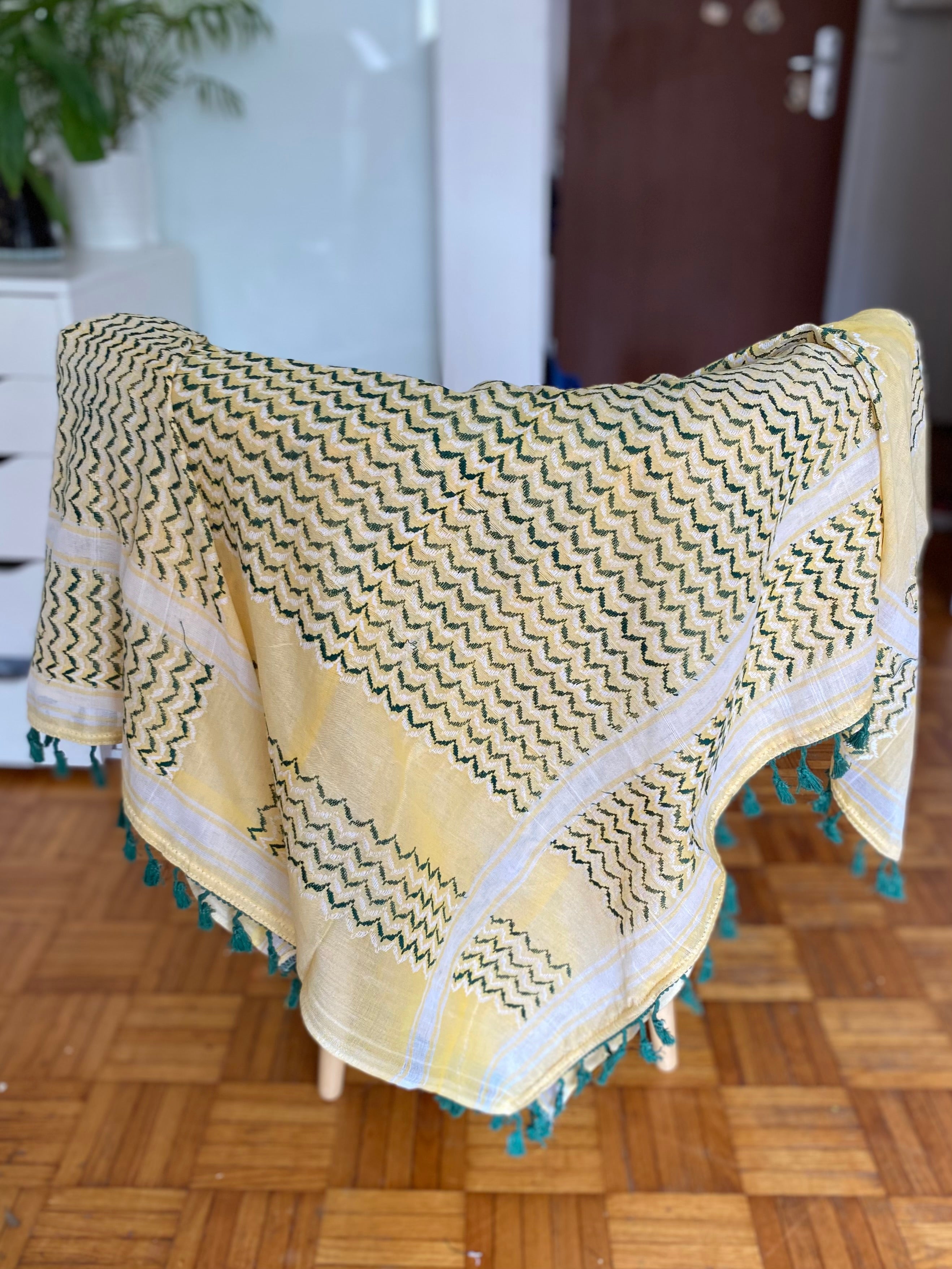 Kiffieh Palestinien authentique jaune avec pompons violets