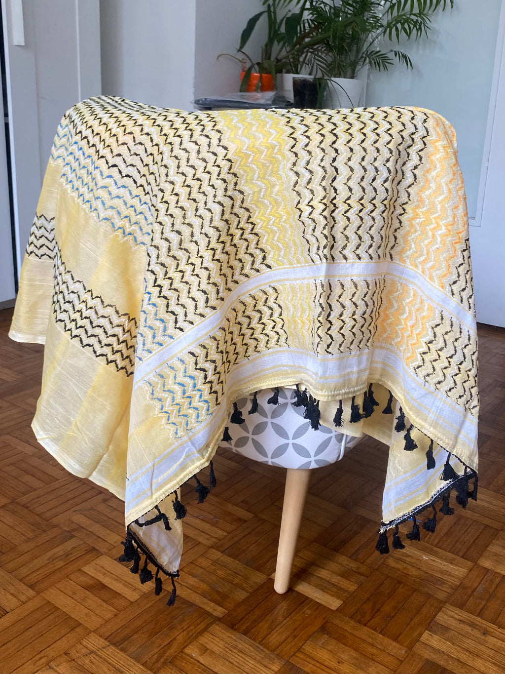 Kiffieh Palestinien authentique jaune avec pompons violets