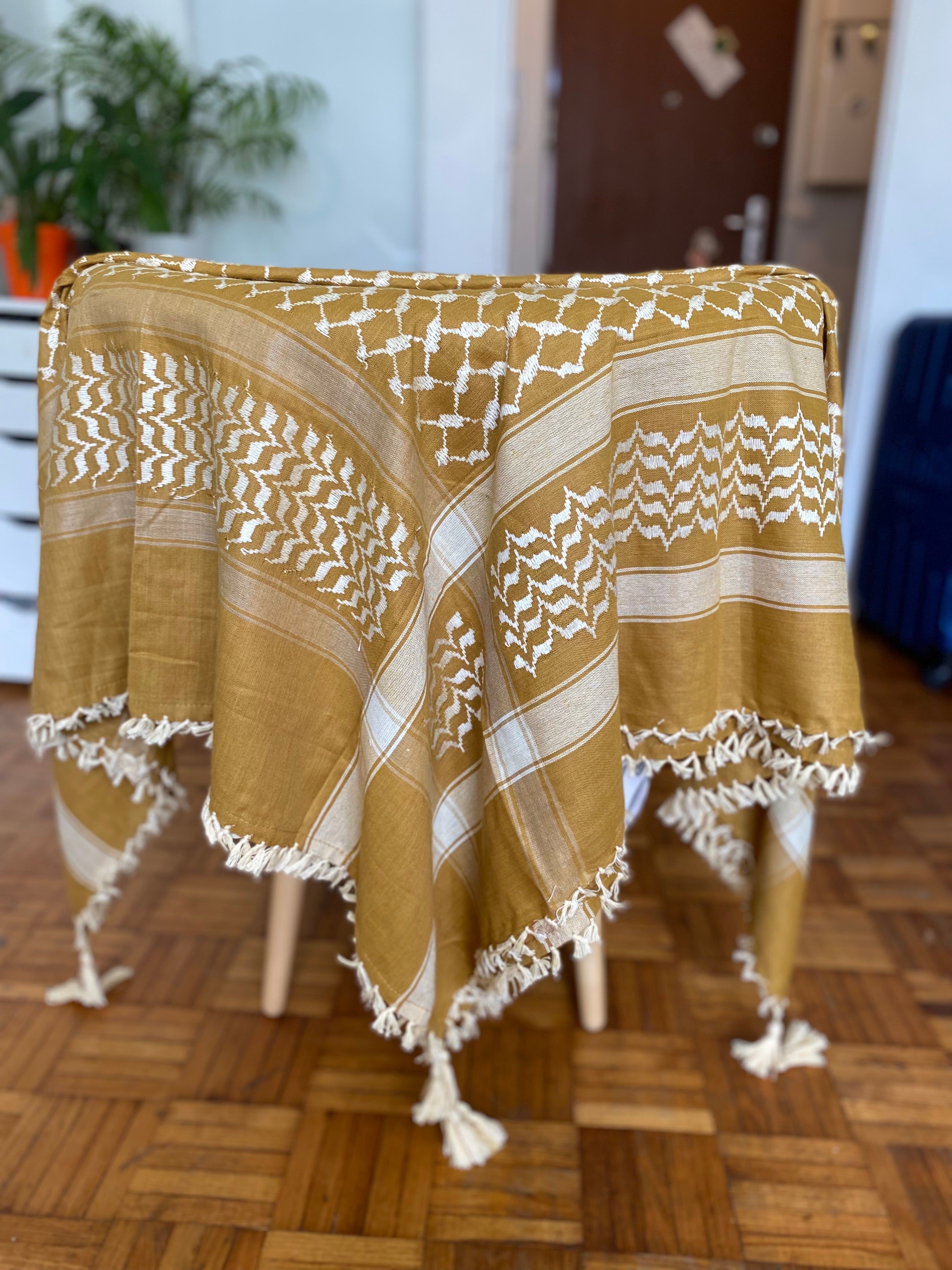 Keffieh palestinien stylé – moutarde/ crème