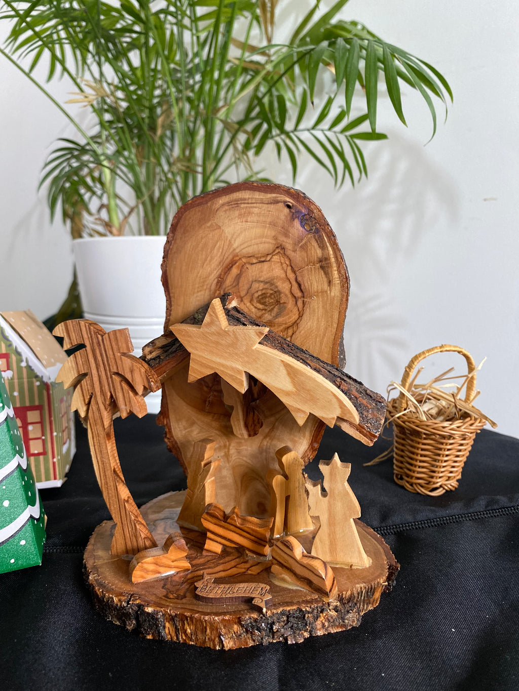 Crèche de Noël en bois d'olivier - Artisanat authentique de Bethléem