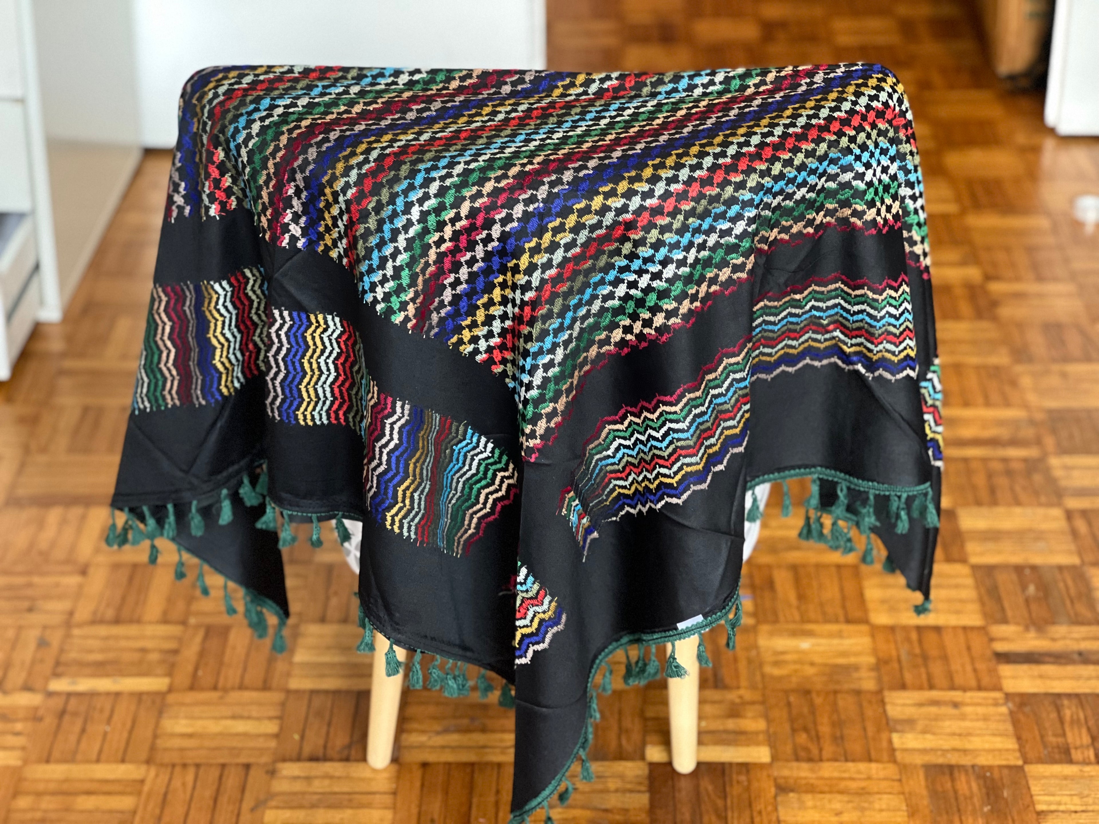 Kiffieh Palestinien authentique noir multicolore avec pompons coloré
