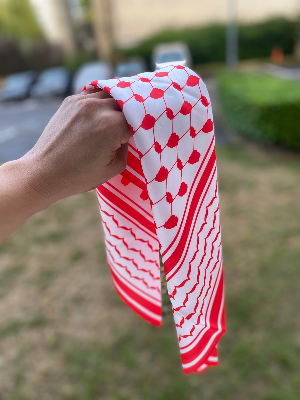 Carré motif Keffieh satiné