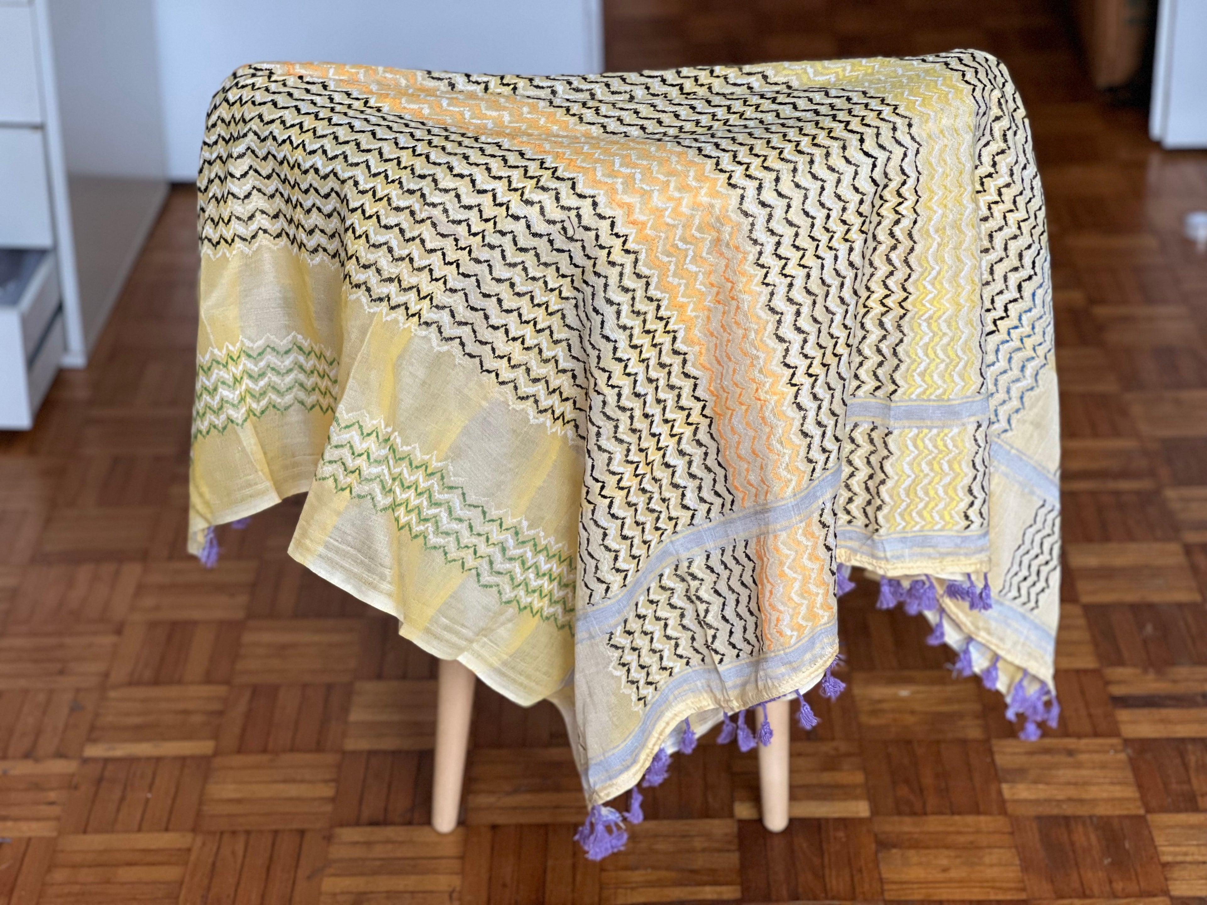 Kiffieh Palestinien authentique jaune avec pompons violets