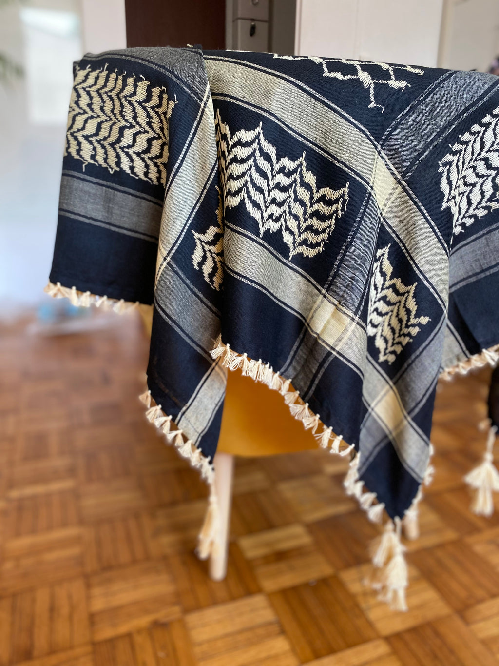 Keffieh palestinien stylé – noir/ crème