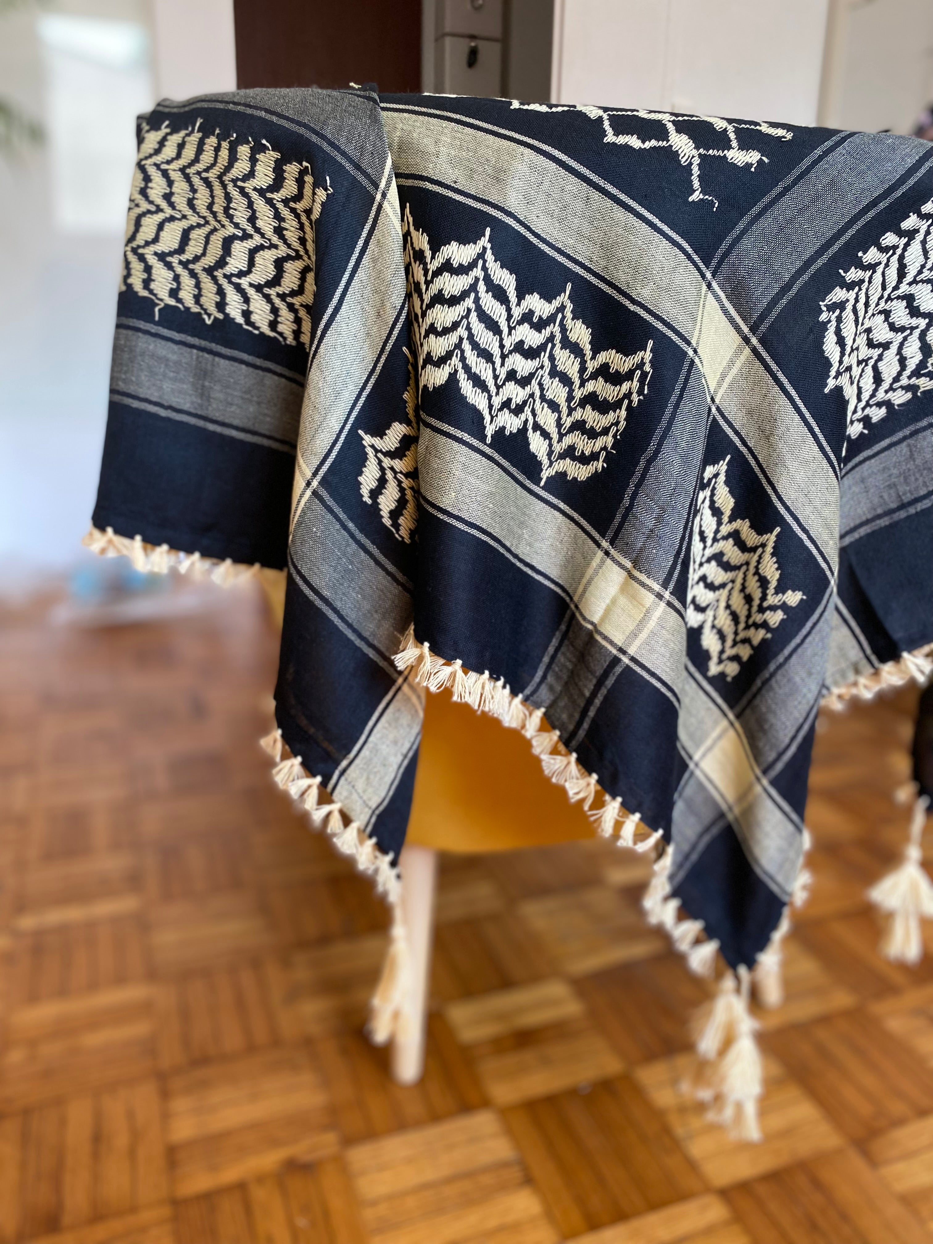 Keffieh palestinien stylé – noir/ crème