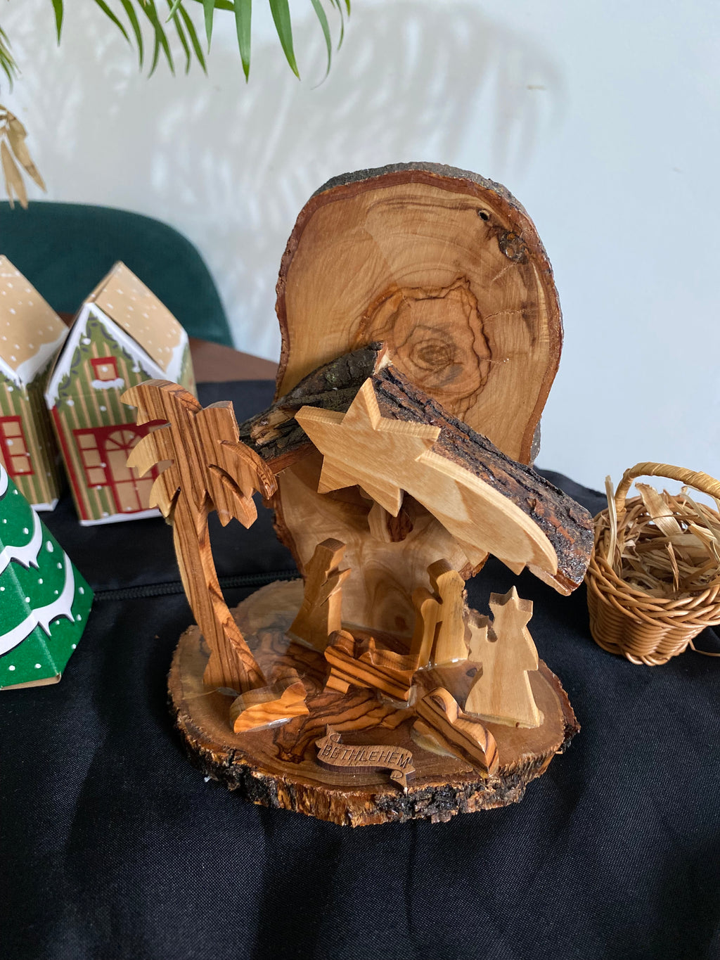 Crèche de Noël en bois d'olivier - Artisanat authentique de Bethléem