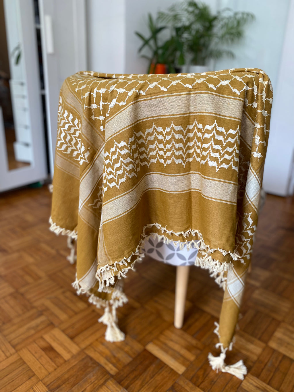 Keffieh palestinien stylé – moutarde/ crème